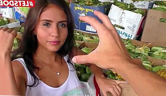 Молодая Carmella Diamond пришла к другу взять книгу, но дома оказался только похотливый охранник, который выебал молодую девушку за то, что она ходила по дому без его разрешения, порно видео