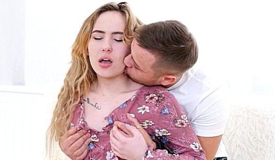 Жаркая ебля молодых (18 лет), порно видео