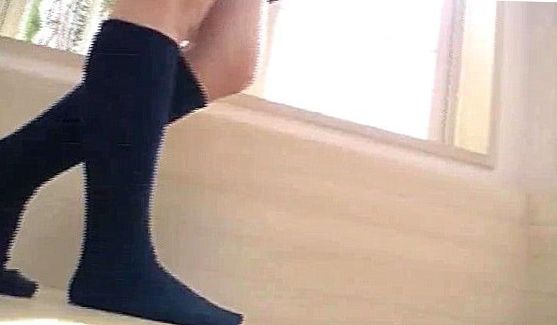 Японки: Мужики на диване дерут жопастых мадам, порно видео